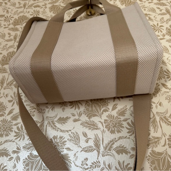 Lululemon Two-Tone Canvas Tote Mini Beige Tan NWT - Picture 6 of 6